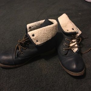 Blue combat boots with fur sz 11