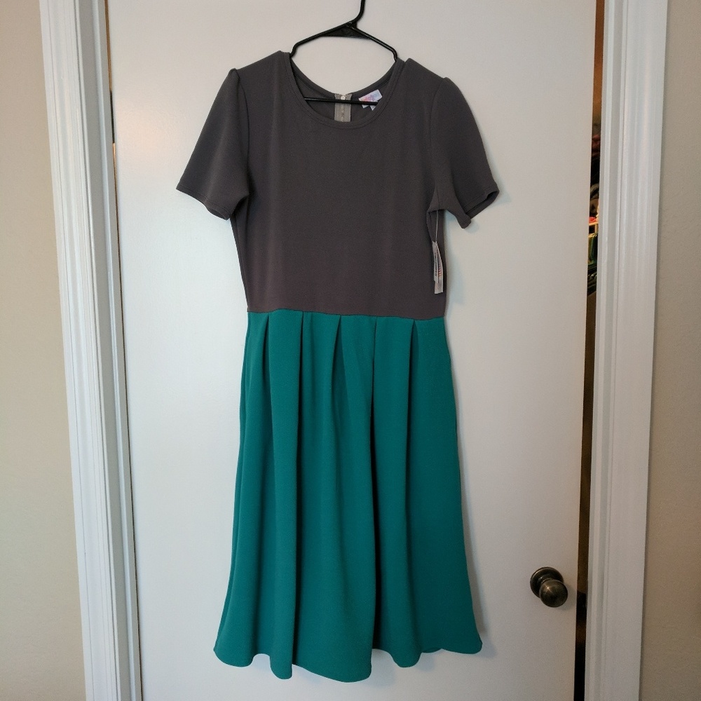 LuLaRoe Amelia