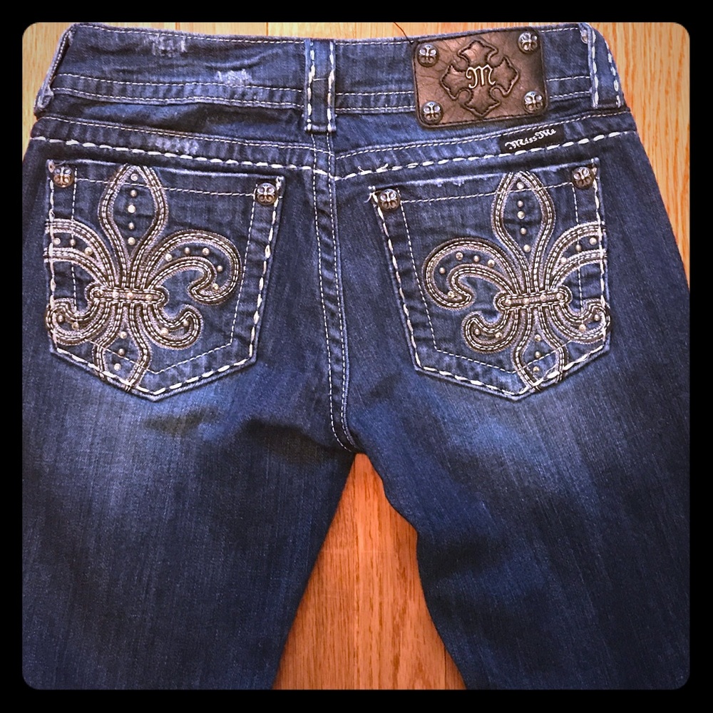 🎉HP🎉Miss Me Crystal Fleur Boot Cut Jean