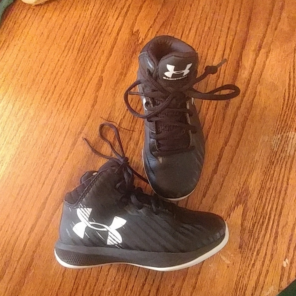 Tennis Shoes