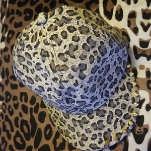 Leopard w/stud accents on the side