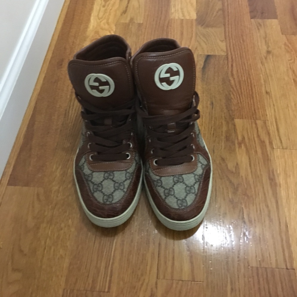 Gucci sneaker men's /women's size 41/2