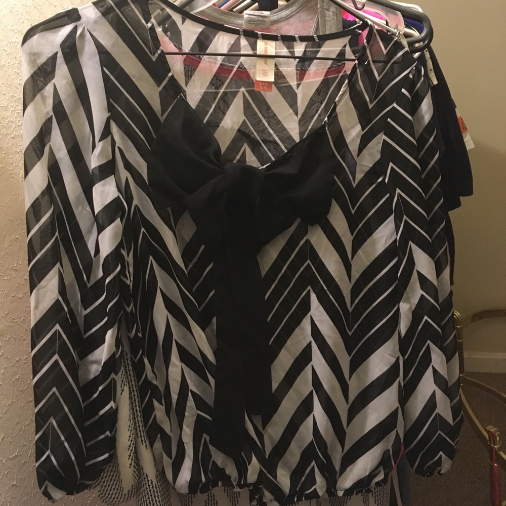 3/4 sleeve crop top never worn