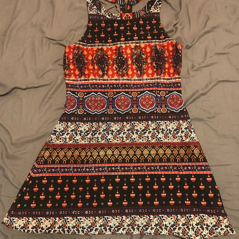 En creme brand dress size small