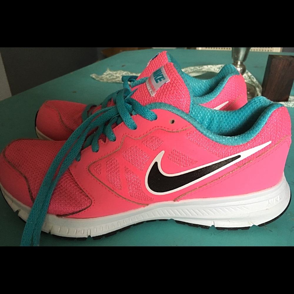 Pink & Turquoise Nike Downshifter 6 size 5Y.