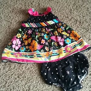 ***B2G1***YOUNGLAND 12Mos Dress Set