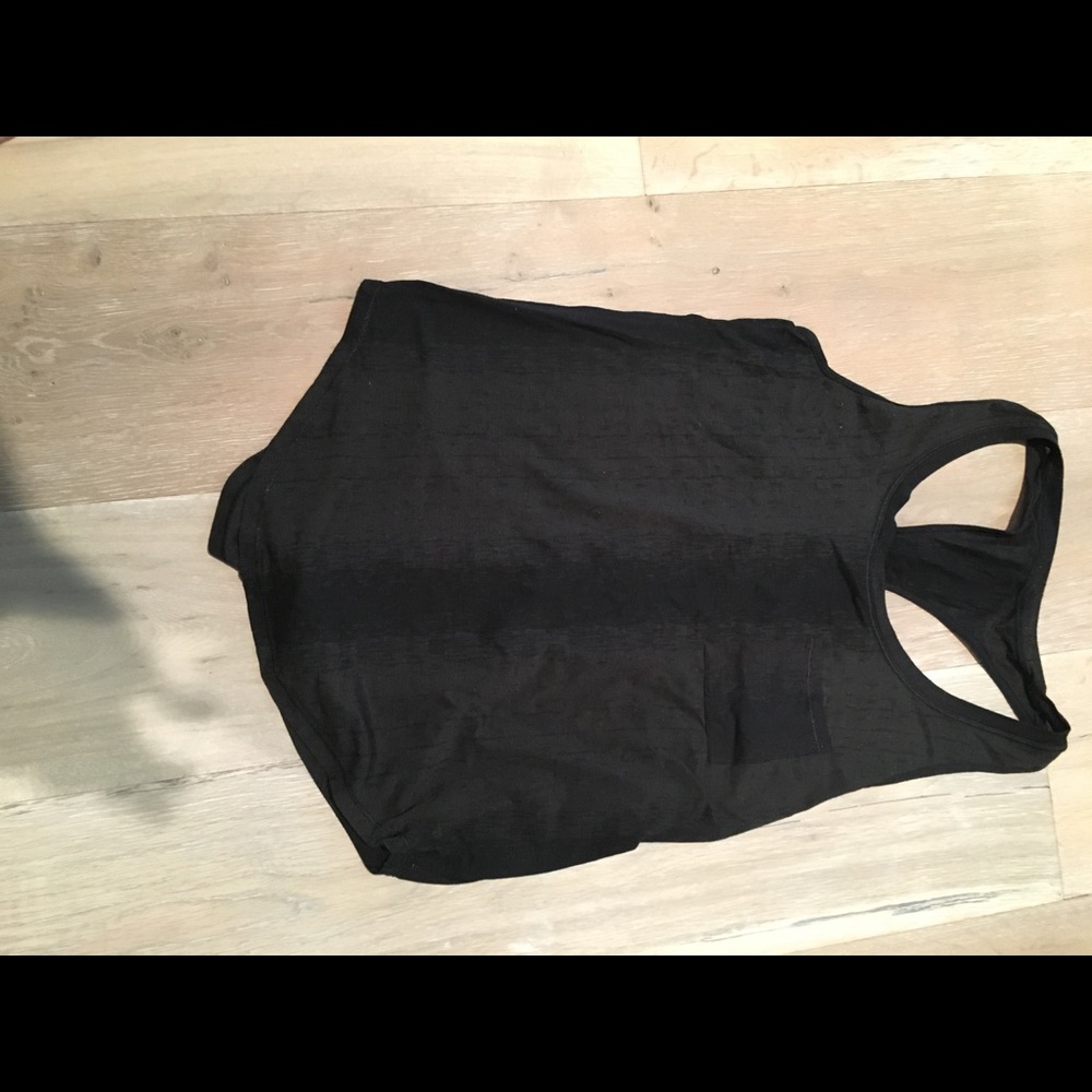 Lululemon black tank