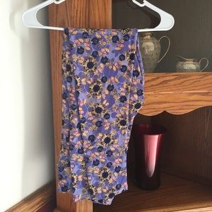 LuLaRoe tall and curvy leggings