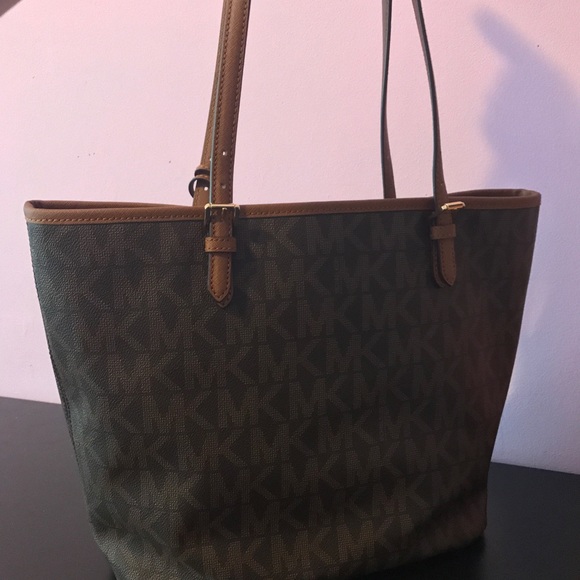 *PRICE DROP* Michael Kors Jet Set Shoulder Bag - Picture 8 of 8