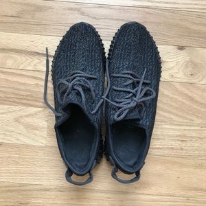Barely used Yeezy sneakers!