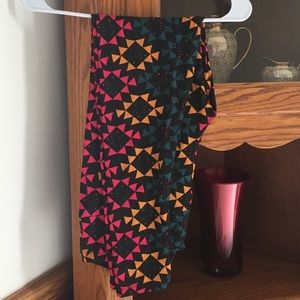 LuLaRoe tall and curvy leggings