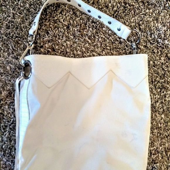 Carlos Santana - Picture 2 of 3