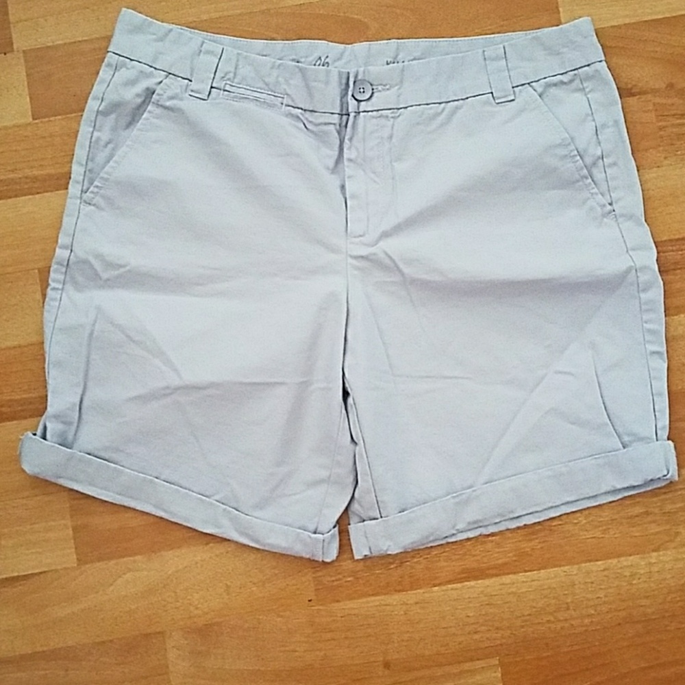 Boyfriend roll up shorts
