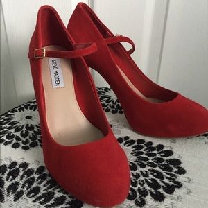 Red STEVE MADDEN Pumps