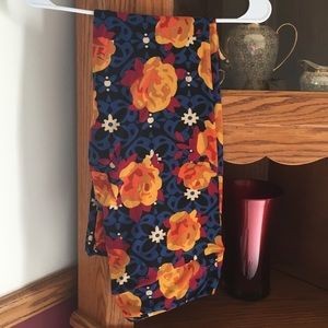 LuLaRoe tall and curvy leggings