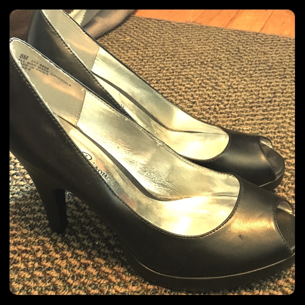 Black Peakaboo Heals