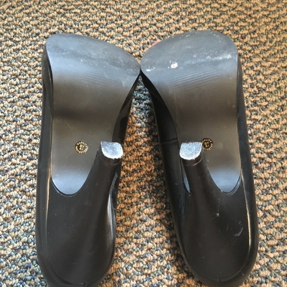 Black Peakaboo Heals - Picture 3 of 4