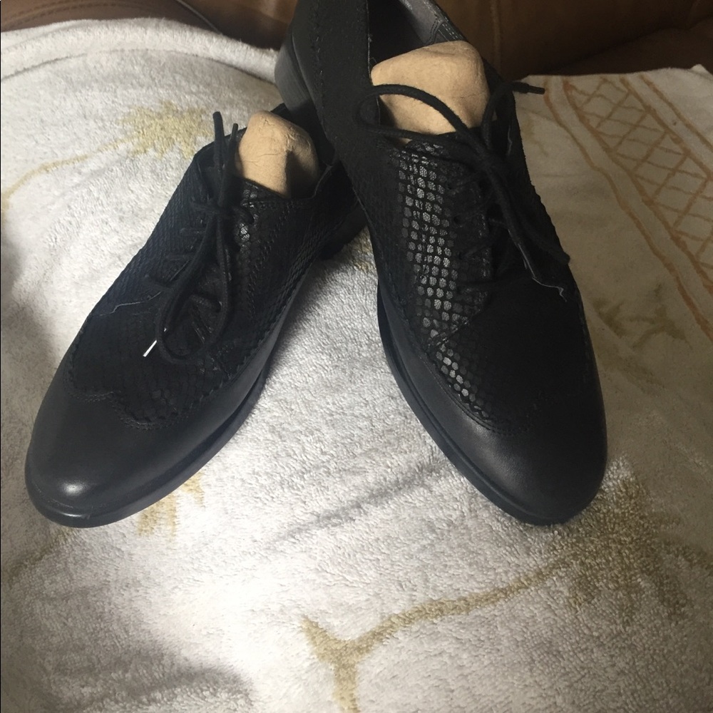 Aerosoles women's wingtip