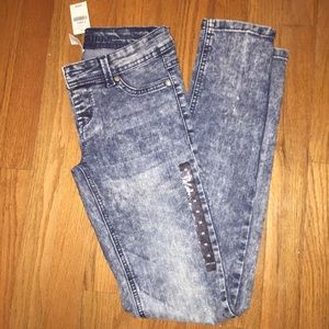 NWT Wet Seal Skinny Jeans. Size Extra Small