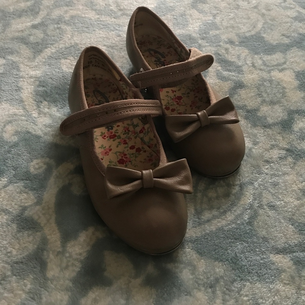 Tap shoes