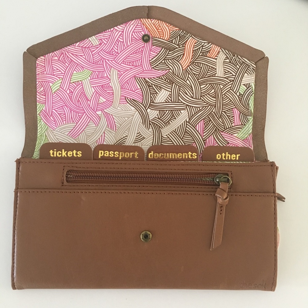 The SAK travel document organizer Sanibel leather
