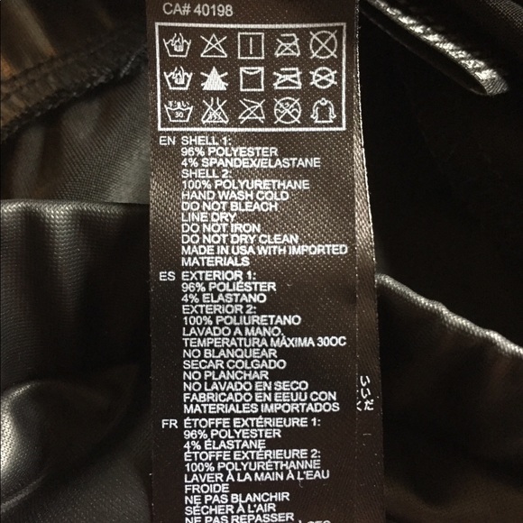 🚫SOLD🚫 Faux leather skirt - Picture 4 of 4