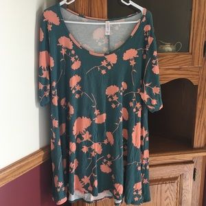 LuLaRoe perfect tee