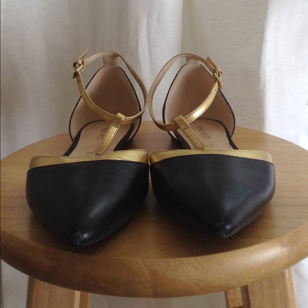 Nine West Black and Gold Flats