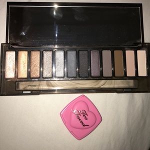 Urban decay naked smoky palette