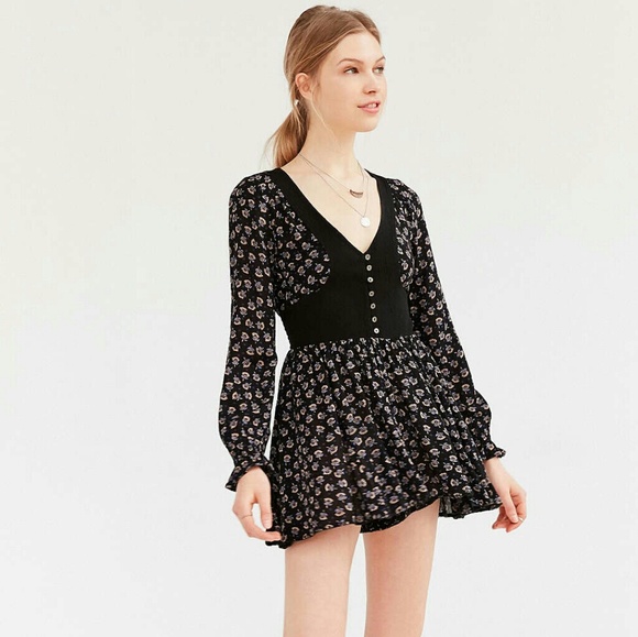 Ecote Pia Button-Waist Romper - Picture 6 of 11