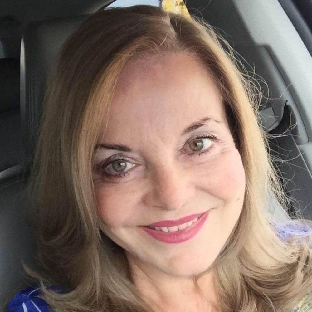 Meet your Posher, Leslie