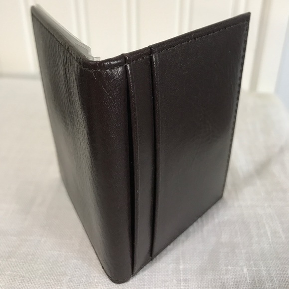 Tommy Hilfiger Men's Brown Leather Card Holder. - Picture 4 of 8