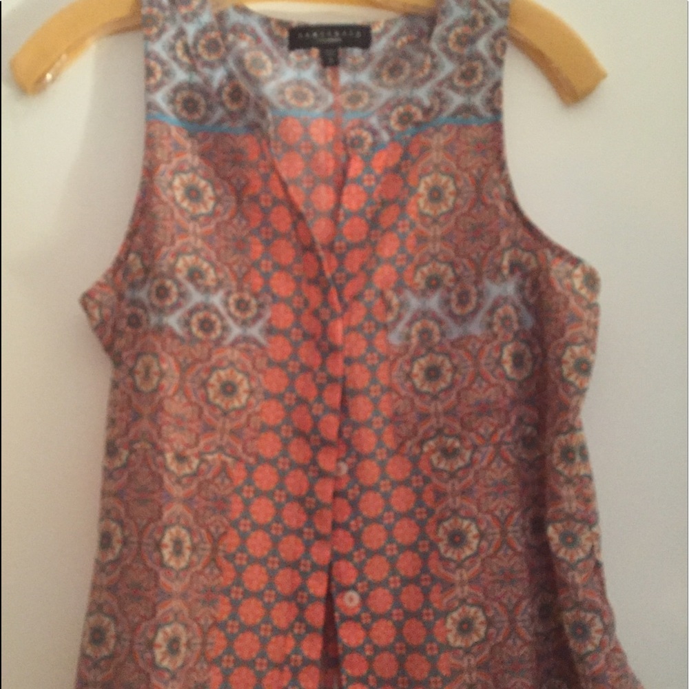 Sleeveless blouse