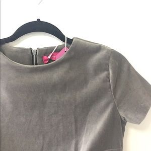NWT/ grey velvet short sleeve crop top