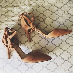 LAST CHNACE Vince Camuto Heels