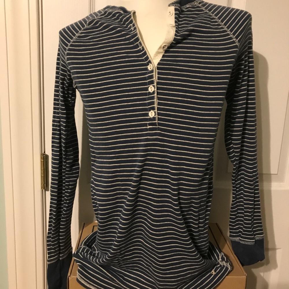 American eagle long sleeve tee