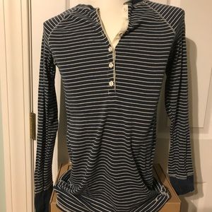 American eagle long sleeve tee