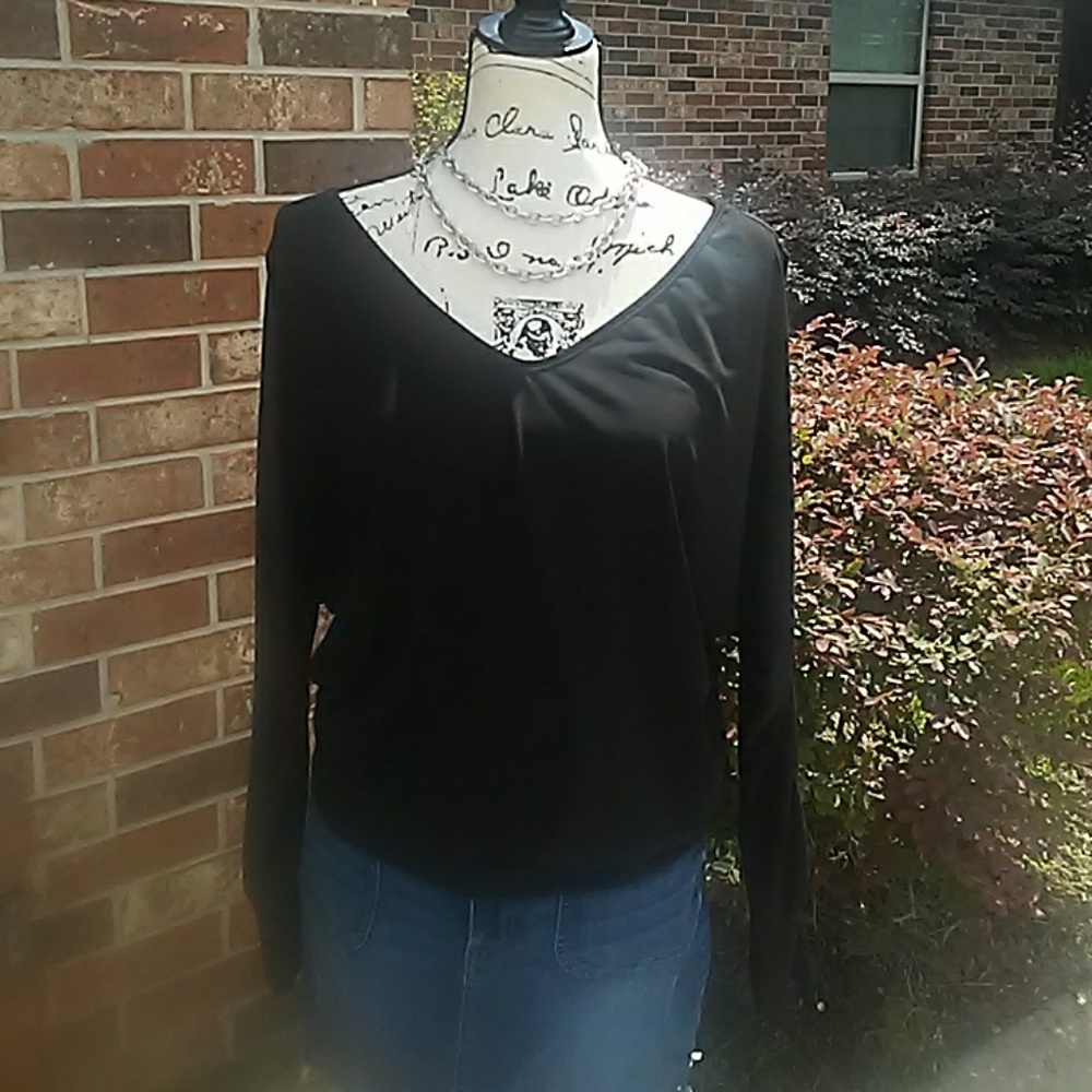 Cold shoulder black top