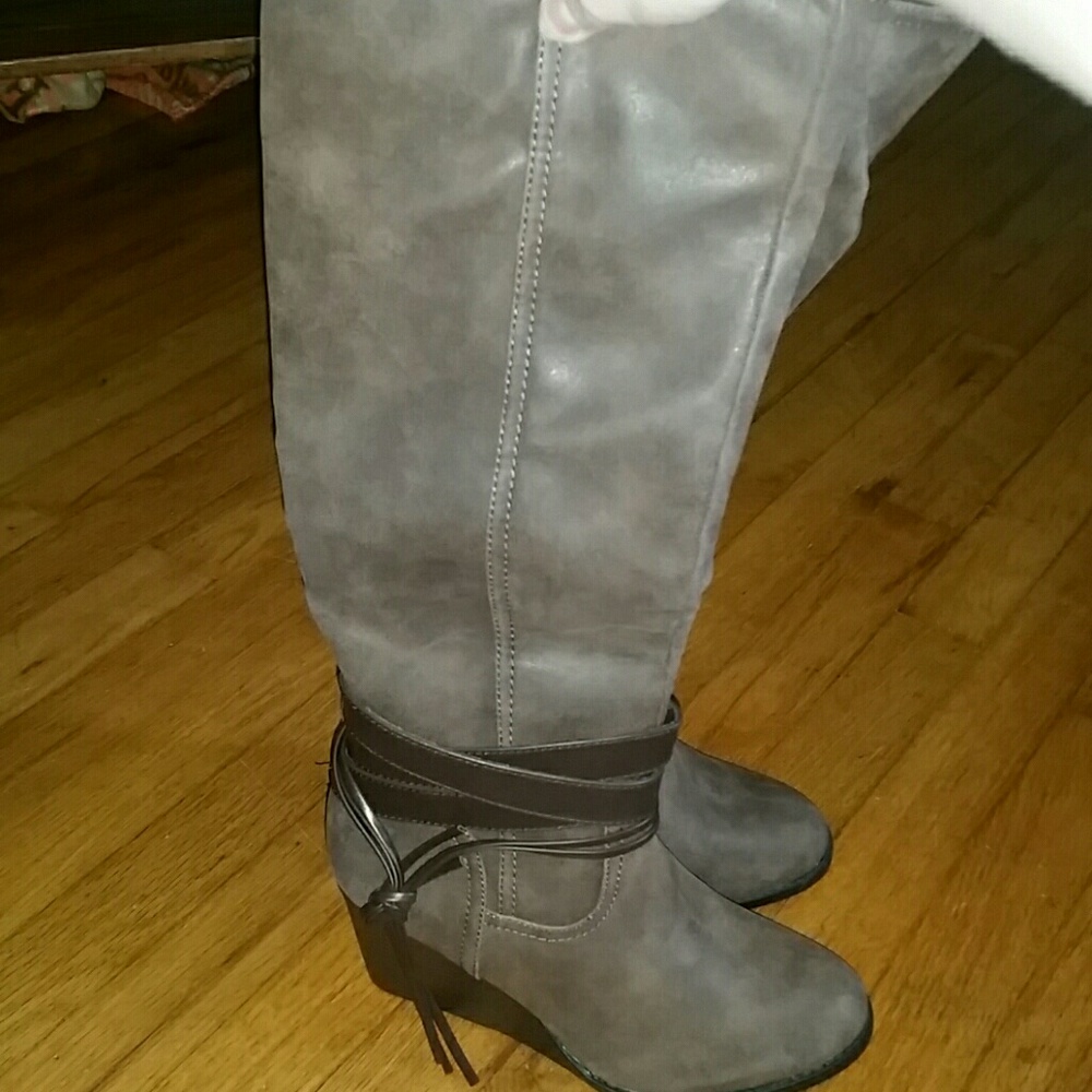 Wedge boots