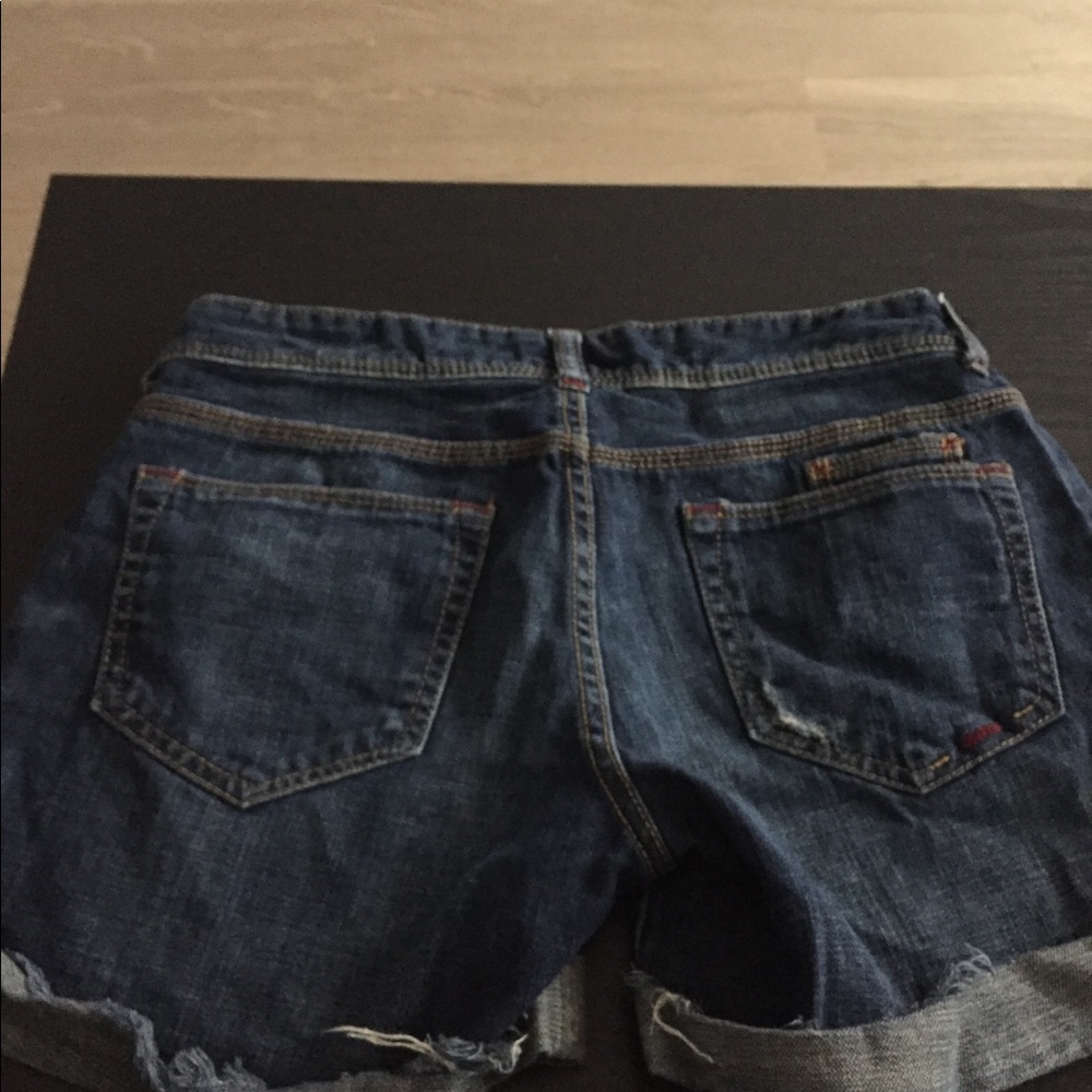 Shorts - Picture 3 of 3