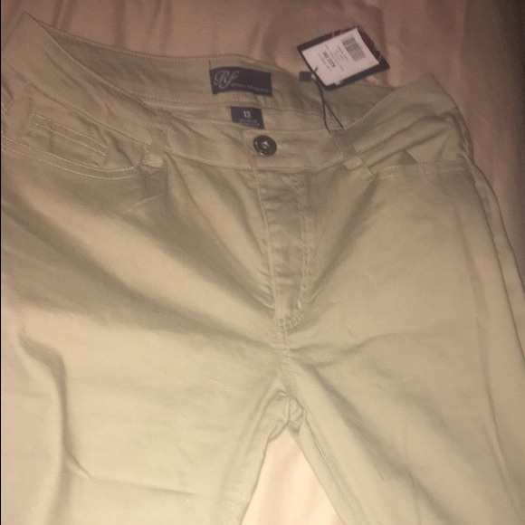 BACK TO SCHOOL 💕 Khaki pants - Picture 2 of 2