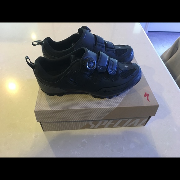 Specialized Spin/Cycling shoes - Picture 1 of 6