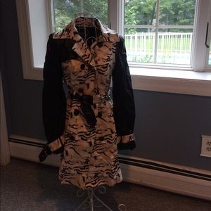 Bebe trench-coat pre🖤💖🖤loved