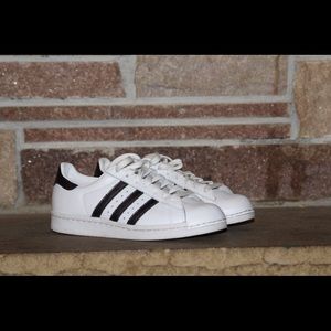 Adidas sneakers size 5.5- slightly worn