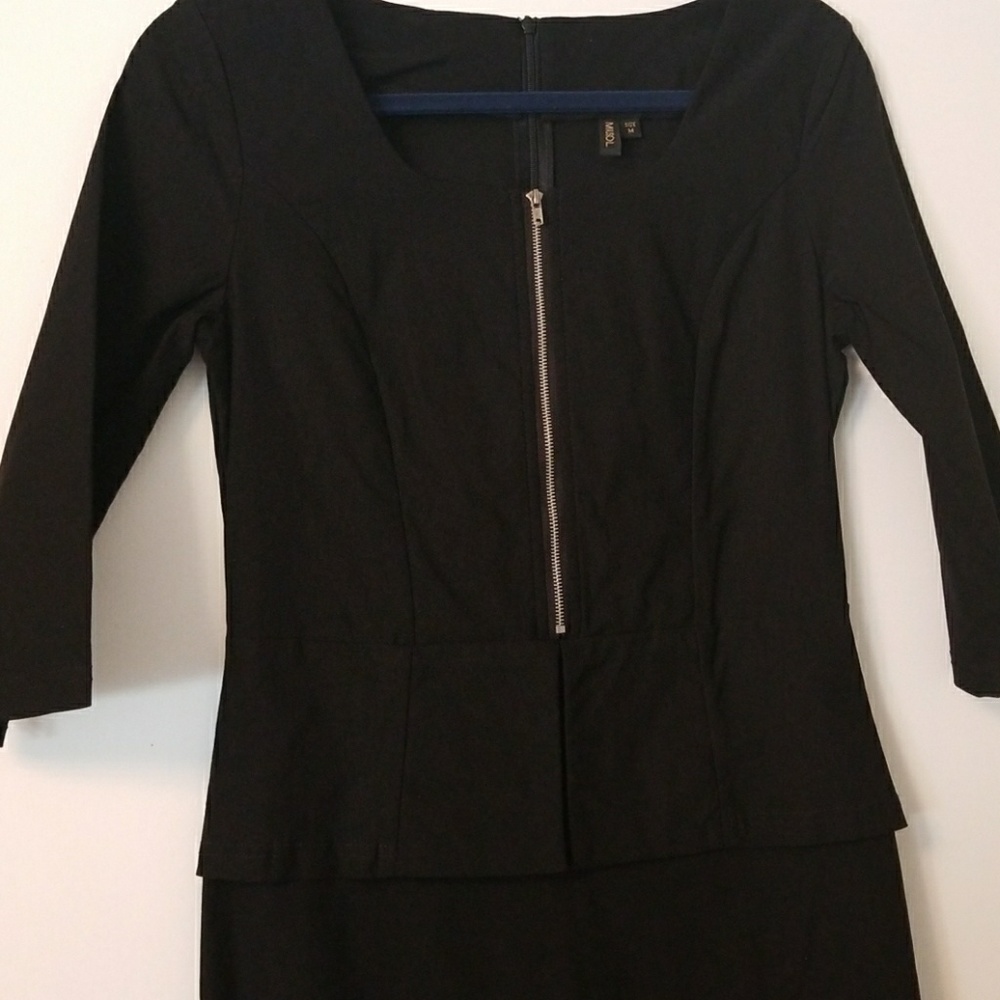 #SOLD#  NWOT 🌺OBO🌺 Black peplum front dress