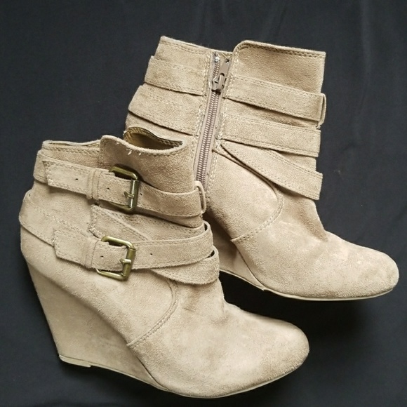 Nine West Shoes - Nine West Suede Ankle Bootie size 9