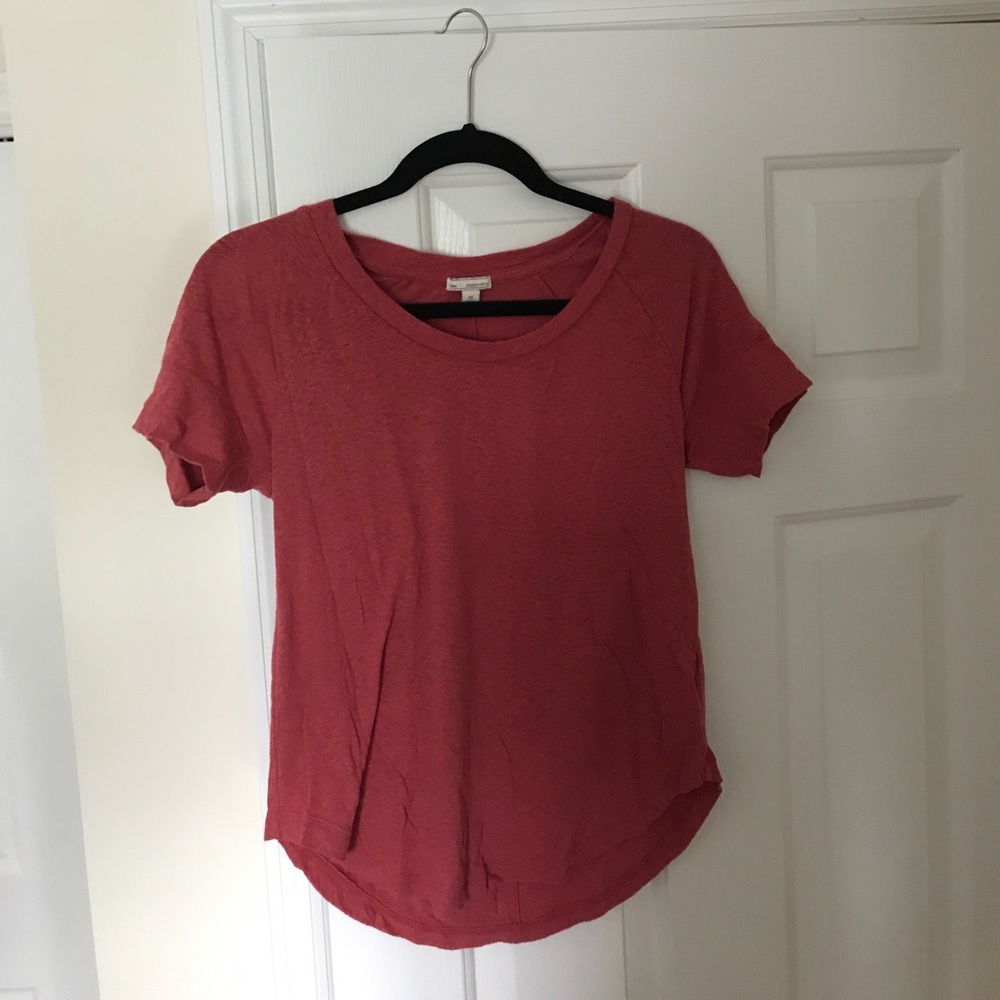GAP red shirt