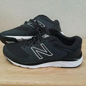Brand New Men's New Balance Size 9 Shoe