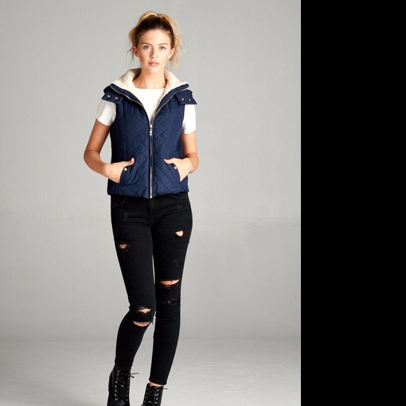 Sale! Navy Quilted Puffer Vest Lined - Picture 5 of 5