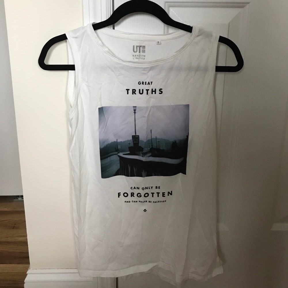 UNIQLO muscle band tee